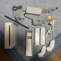 Wii 本体　台　リモコンヌンチャク2セット