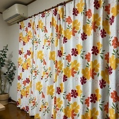 花柄　ニトリ　遮光2級カーテン