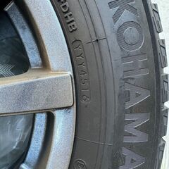 スタッドレスタイヤセット　215/65R16（トヨタ　アルファード３０系で使用）