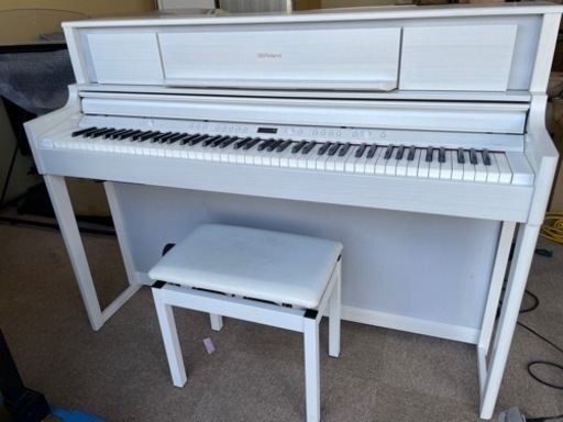 中古美品、木製鍵盤 珍しい白いRoland LX705-GPSR 2018年製 　Roland LX705GP 島村楽器モデル
