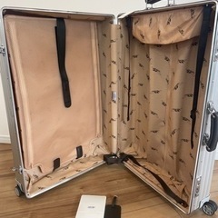 97L リモワ　4輪