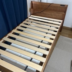 ニトリ　シングルベッド　木製フレーム