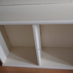 背が低めの窓際にも置ける本棚