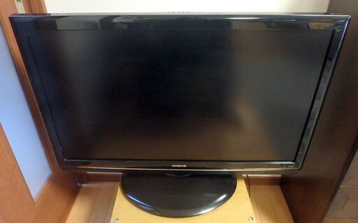 37インチの日立液晶テレビで録画用HDとB-CASカード、リモコン、アンテナ付きです。