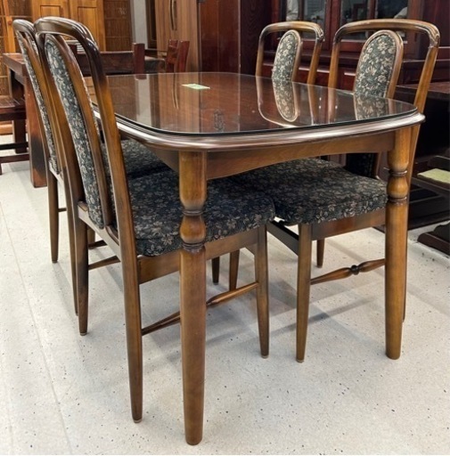 カリモク コロニアルダイニングチェア 椅子　4脚セット　高級家具　天然木 カリモクの椅子4脚セット カリモク コロニアルダイニングチェア 椅子 4