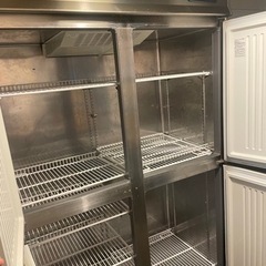 業務用冷蔵庫 4ドア 847L 良品