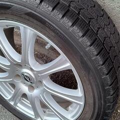 スタッドレスタイヤ、アルミホイール付き4本セットです。215/55R17