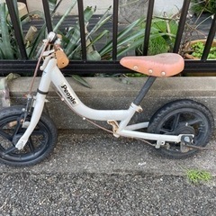 キックバイク　ストライダー