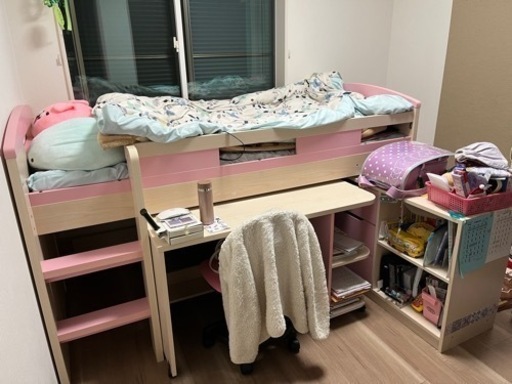 なるべくお急ぎで！★女の子用　机、棚、椅子付きベッド★