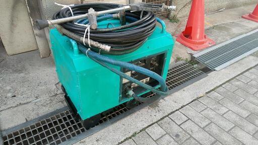 鶴見製作所 エンジン高圧洗浄機 8Mpa 一部難アリ