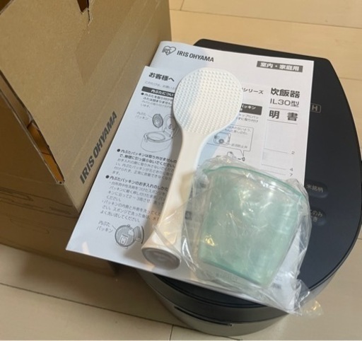 【ほぼ未使用】 アイリスオーヤマ 炊飯器 RC-IL30-B 3合 ブラック
