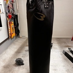 （取り引き中）サンドバッグスタンドセット。オマケ付き。