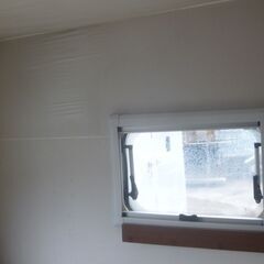 仮設の部屋にハイラックス用トラックキャンパー　後載せシェル　避難部屋にも。