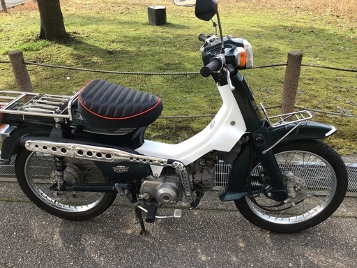 ホンダ　スーパーカブカスタム　アップマフラー　タックロールシート　タイヤ前後バリ山　4速カブ