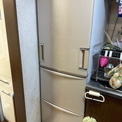 冷蔵庫　2005年製　　345リットル　無料