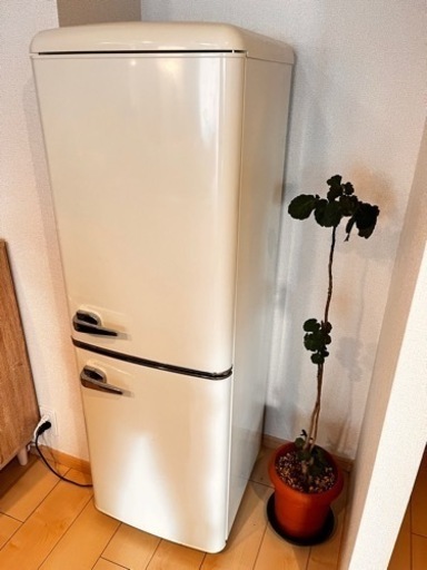 【3/9受付終了･大幅値下げ】冷蔵庫 レトロ デザイン 冷凍庫 小型 2ドア スリム 130L 家庭用1人暮らし  レトロ冷凍冷蔵庫 新生活 一人暮らし