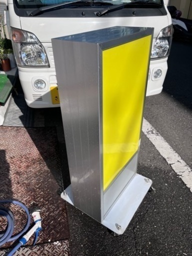 店舗用看板中蛍光灯つきます。