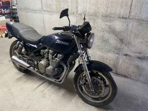 カワサキ ゼファー400 初期型 ベース車両