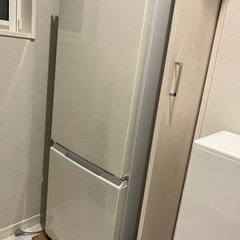 美品　2022年製シャープ冷凍冷蔵庫179L 神戸兵庫区