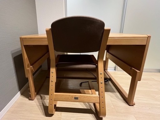 ✴️大幅値下げ✴️カリモク　ベネッセ　コラボ　「学びデスク　成長チェア」　美品　中古
