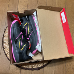 テニスシューズ　新品　NB  24､5