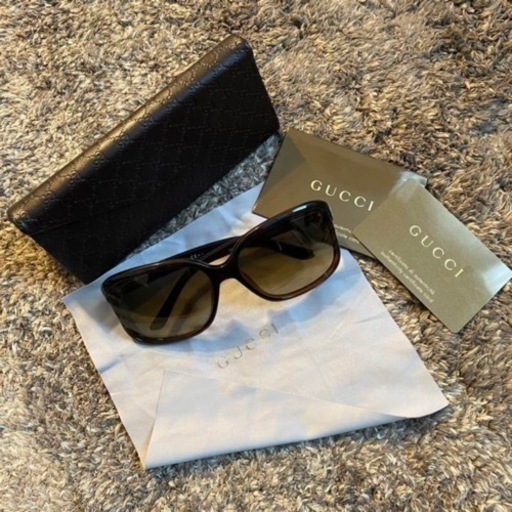 ケース入り　グッチ　GUCCI サングラス