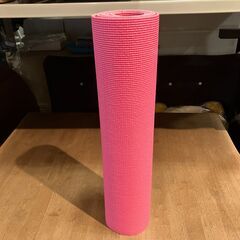 ヨガマット（ピンク）厚さ6mm（61×173cm）中古品