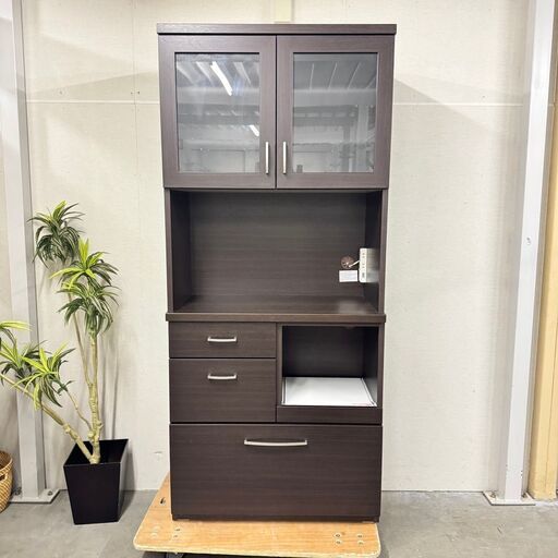 W 15961  NITORI 2枚ガラス扉キッチンボード　食器棚　幅80cm   ◆大阪市内・東大阪市他 5,000円以上ご購入で無料配達いたします！◆ ※京都・高槻・枚方方面◆神戸・西宮・尼崎方面◆奈良方面、大阪南部方面　それぞれ条件付き無料配送あり！