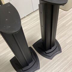 スピーカースタンド　（KEF iQ10用）