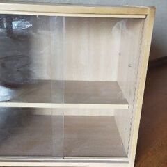 【無料】ガラス戸付き木製ボックス