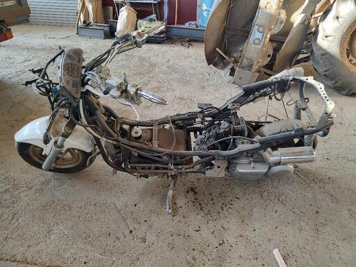 UA05J YB-1 Four 4スト ブラック 後タイヤ/シートカバー新品交換済み