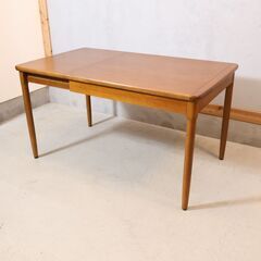 飛騨高山の家具メーカー日進木工(nissin)の伸長式ダイニングテーブル