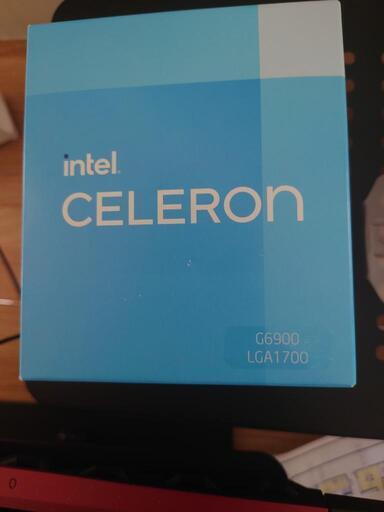 intel Celeron G6900 LGA1700 ほぼ未使用品