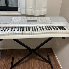 電子ピアノ　CASIO LK-208とスタンドセット