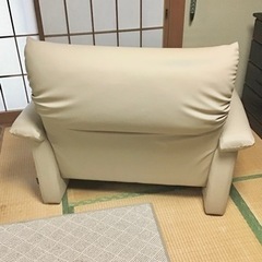 ほぼ未使用1人掛けソファ（東京インテリア)