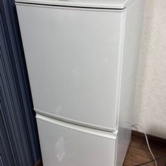 冷凍冷蔵庫　SHARP 2015年製　137L