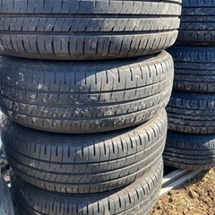 ニッサン　セレナ純正　195/65/15