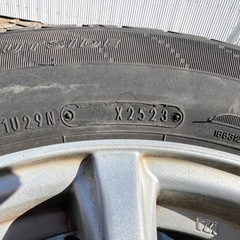 ニッサン　セレナ純正　195/65/15