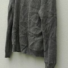 ユニクロ　厚手セーター　サイズＬ　グレー