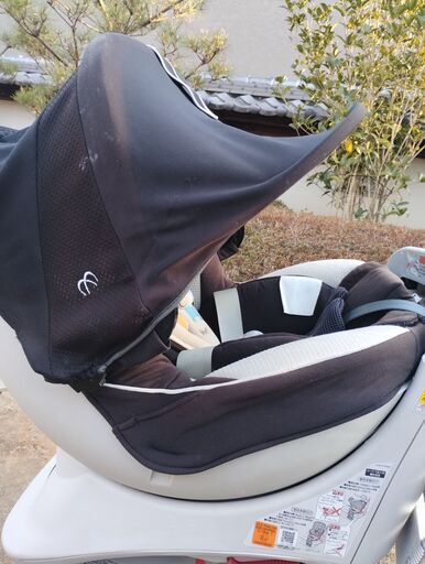 チャイルドシート新生児〜4歳頃　日本製エールベベ　回転機能　サンシェード付き