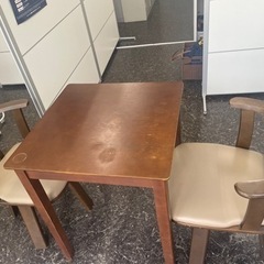 テーブル・椅子のセット