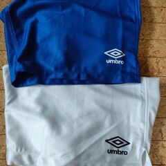 ⭐【超美品】umbro　サッカーハーフパンツ　【２枚でのお値段】