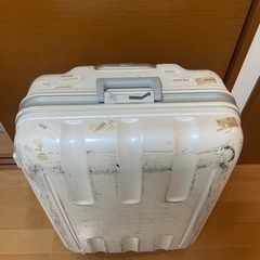 ③スーツケース
