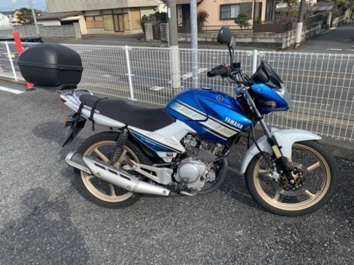 小型バイク　YBR 125 YAMAHA