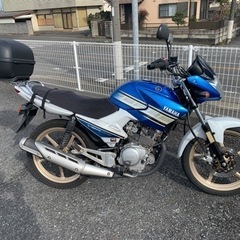 小型バイク　YBR 125 YAMAHA