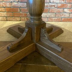 木製のテーブル（高山家具）