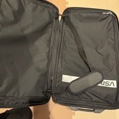 TUSAのローラーキャリーバッグ 