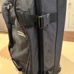 TUSAのローラーキャリーバッグ 