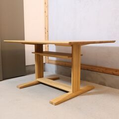 karimoku(カリモク家具)のオーク材を使用したDU4760 食堂テーブルです。収納に便利なラック付きのシンプルなデザインのダイニングテーブルは北欧スタイルなどにおススメです！