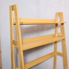 上段に棚板が2枚付いている収納力が豊富な壁面